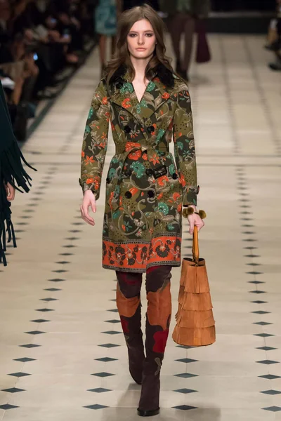 Look 13